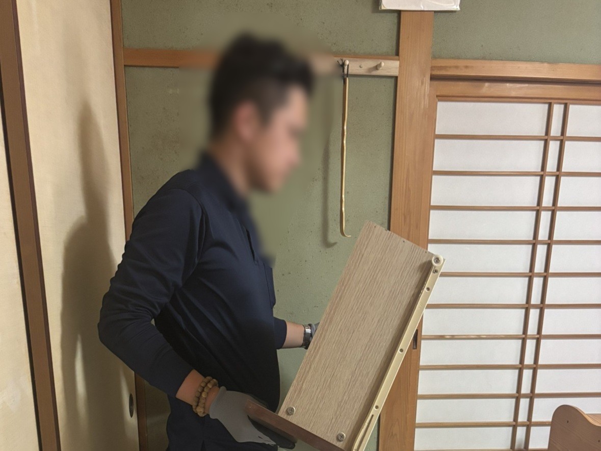 「5LDKの一軒家から重たくて動かせないベッドやソファなどを回収しました」作業写真