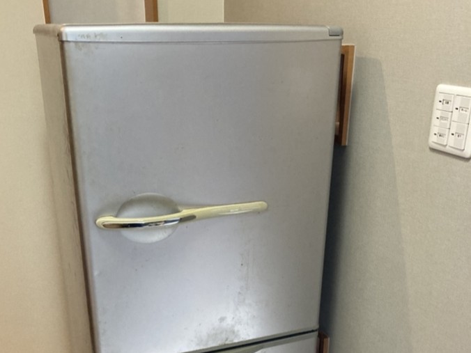 「2LDKのご自宅から引越しのため不要になった冷蔵庫をお引き取りしました」作業写真